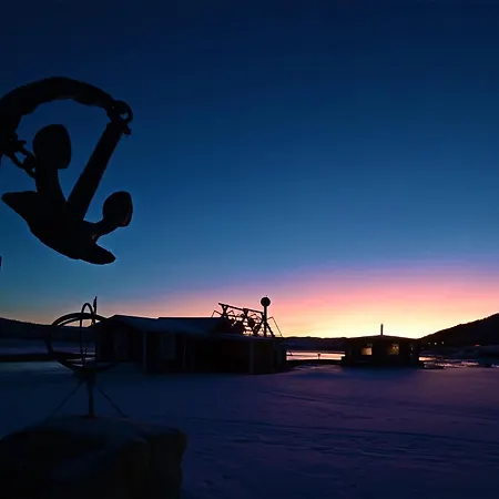 Rivdnji Smorfjord * Russenes