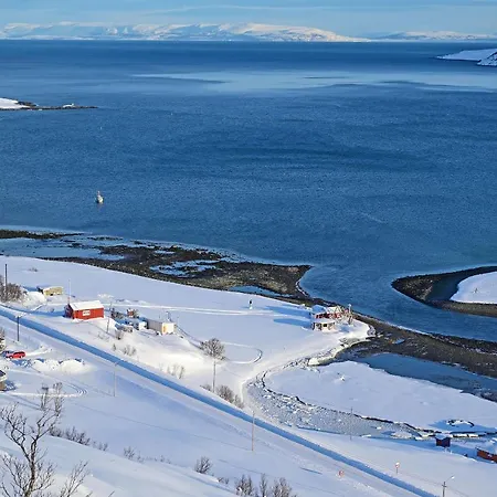 Rivdnji Smorfjord 度假居 Russenes