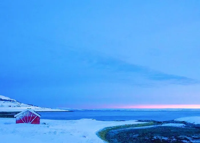 Rivdnji Smorfjord Ferienhaus Russenes