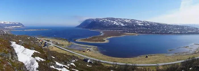 Rivdnji Smorfjord Russenes